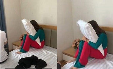 Expondo fotos de maridos e funcionários de sua esposa fazendo sexo um com o outro